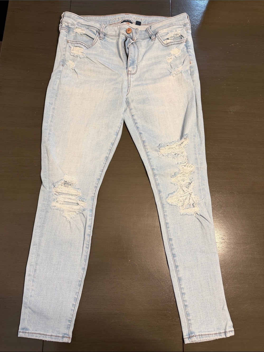 Women’s size 10, American Eagle Outfitters Light Wash Distressed Skinny Jeans